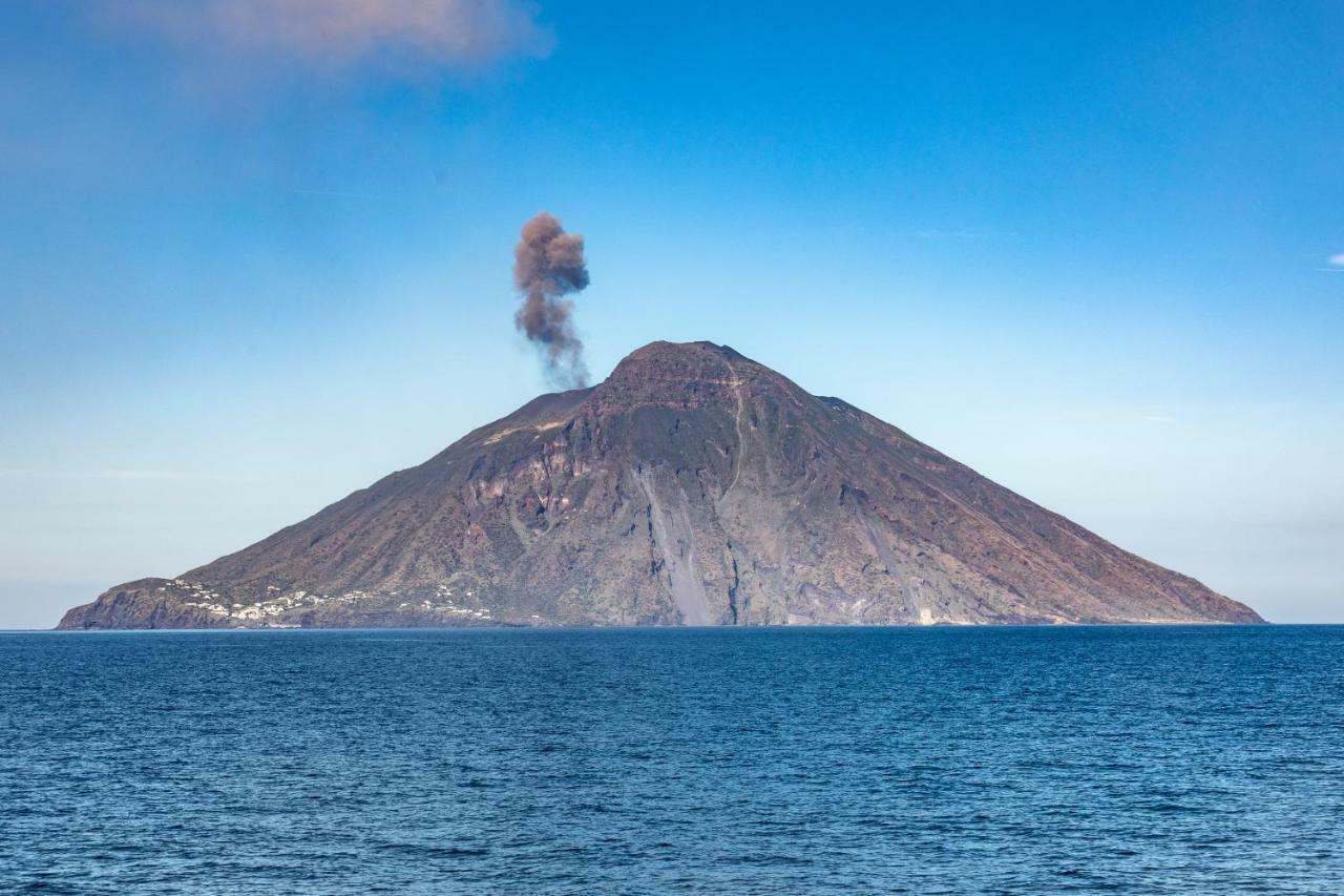 Aparthotel Il Gabbiano Relais In Estrómboli Exterior foto